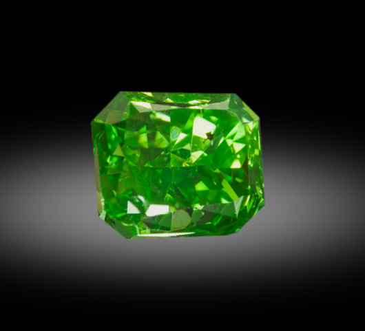 A vivid yellowish-green 1.01 carat diamond. Zach Colodner image, courtesy Optimum Diamonds